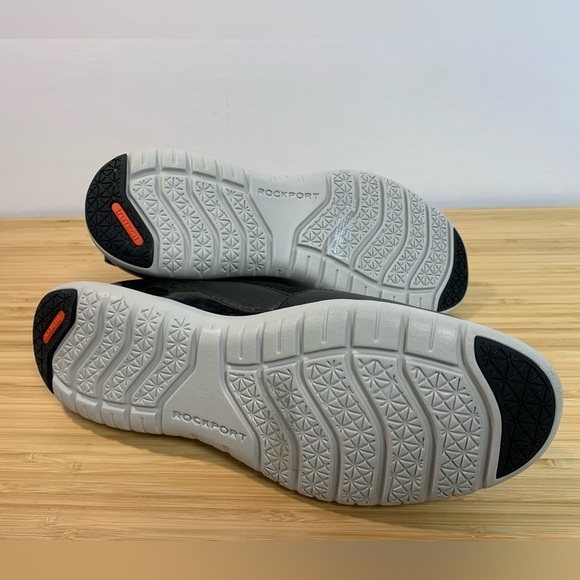 NEW Rockport Women's 7.5 Total Motion Zip On Sneakers - Picture 5 of 8